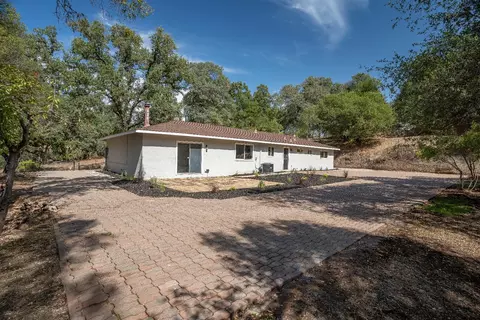 Exterior - 6200 Green Valley Rd, Placerville, CA 95667 photo 4 of 11