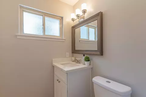 Bath - 6200 Green Valley Rd, Placerville, CA 95667 photo 5 of 5