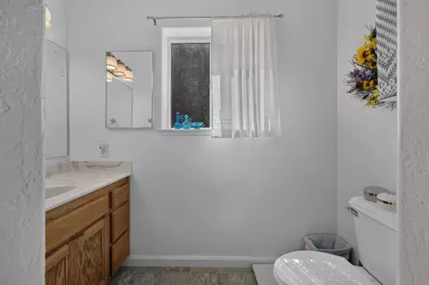 Bath - 17089 Whispering Pines Way, Challenge, CA 95925 photo 3 of 4
