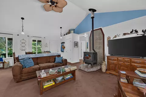 Living - 17089 Whispering Pines Way, Challenge, CA 95925 photo 4 of 5