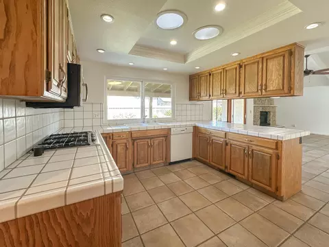 Kitchen - 3925 Crocus Dr, Modesto, CA 95356 photo 3 of 4