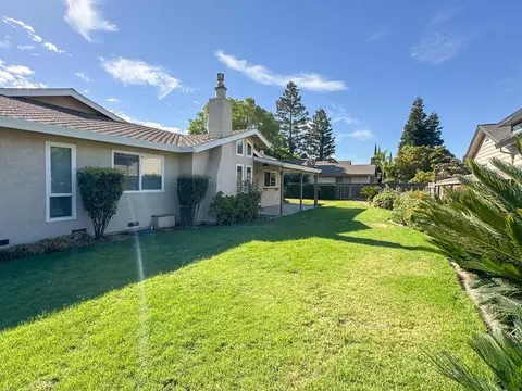 Exterior - 3925 Crocus Dr, Modesto, CA 95356 photo 5 of 8