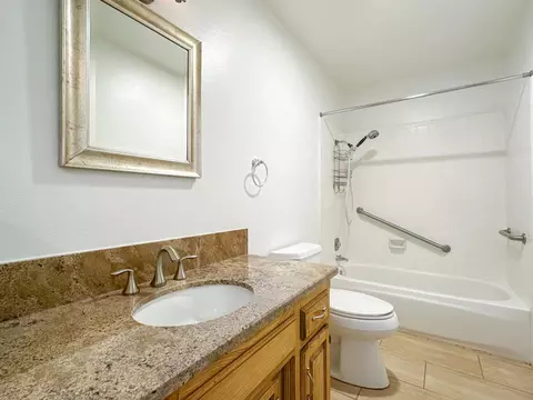 Bath - 3925 Crocus Dr, Modesto, CA 95356 photo 5 of 5