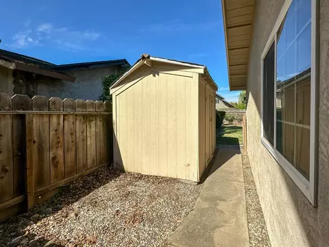 Exterior - 3925 Crocus Dr, Modesto, CA 95356 photo 8 of 8