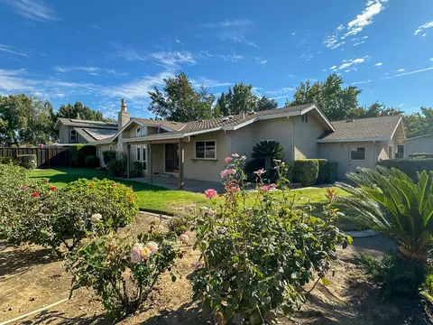 Exterior - 3925 Crocus Dr, Modesto, CA 95356 photo 6 of 8