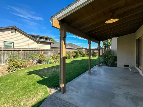 Exterior - 3925 Crocus Dr, Modesto, CA 95356 photo 4 of 8