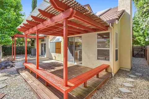 Exterior - 2942 Ponteverde Ln, Davis, CA 95618 photo 5 of 10