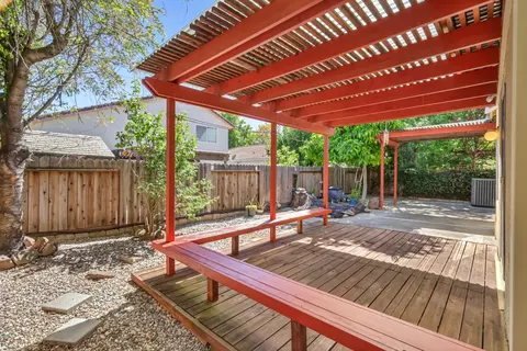 Exterior - 2942 Ponteverde Ln, Davis, CA 95618 photo 4 of 10