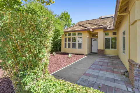 Exterior - 2942 Ponteverde Ln, Davis, CA 95618 photo 2 of 10