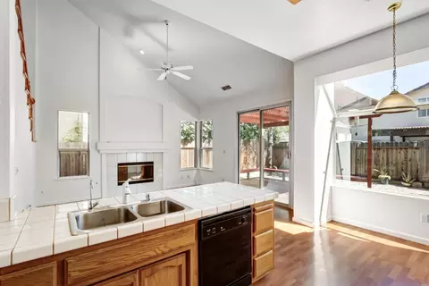Kitchen - 2942 Ponteverde Ln, Davis, CA 95618 photo 6 of 6