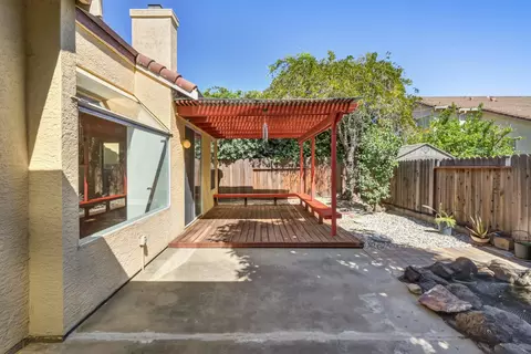 Exterior - 2942 Ponteverde Ln, Davis, CA 95618 photo 8 of 10