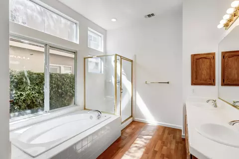 Bath - 2942 Ponteverde Ln, Davis, CA 95618 photo 1 of 5