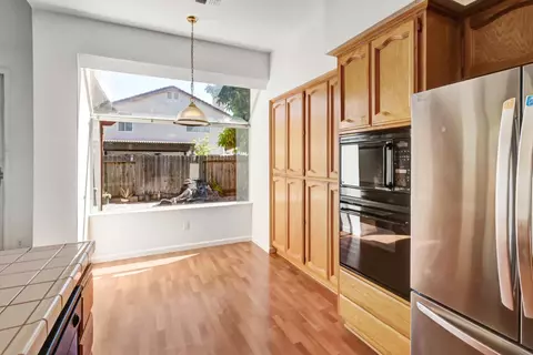 Kitchen - 2942 Ponteverde Ln, Davis, CA 95618 photo 5 of 6