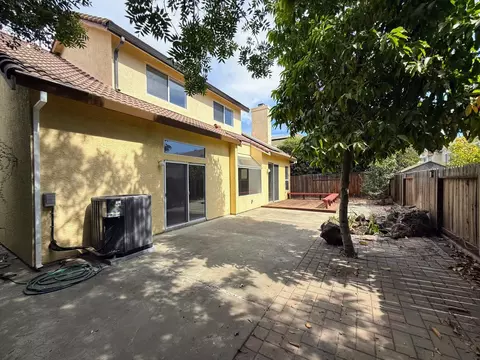Exterior - 2942 Ponteverde Ln, Davis, CA 95618 photo 3 of 5