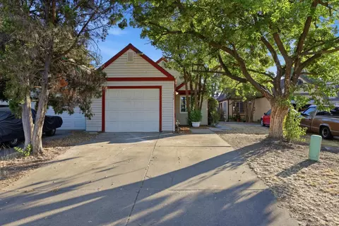 7020 Peevey Ct, Sacramento, CA 95823