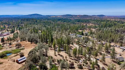 View/Area - 12175 Thunder Rd, Grass Valley, CA 95949 photo 5 of 9