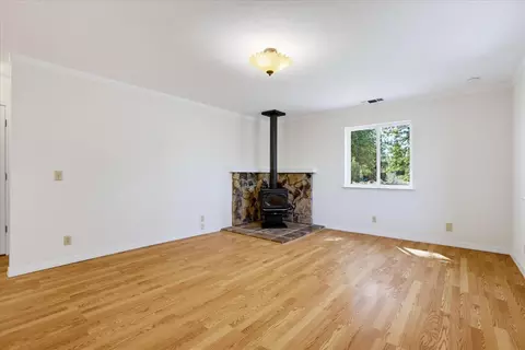 Living - 12175 Thunder Rd, Grass Valley, CA 95949 photo 2 of 5
