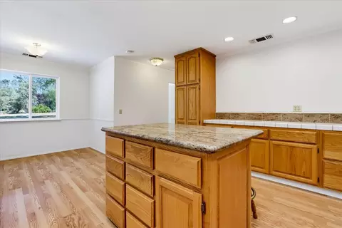 Kitchen - 12175 Thunder Rd, Grass Valley, CA 95949 photo 5 of 6