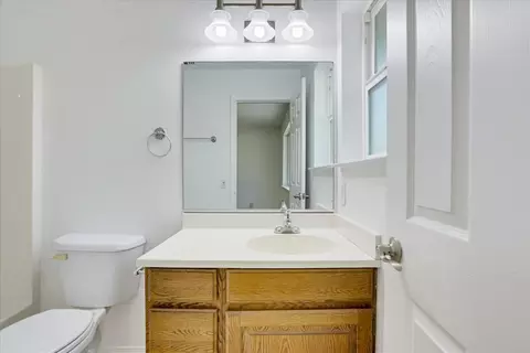 Bath - 12175 Thunder Rd, Grass Valley, CA 95949 photo 1 of 3