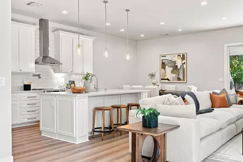 Kitchen - 5027 Engle Rd, Carmichael, CA 95608 photo 4 of 10