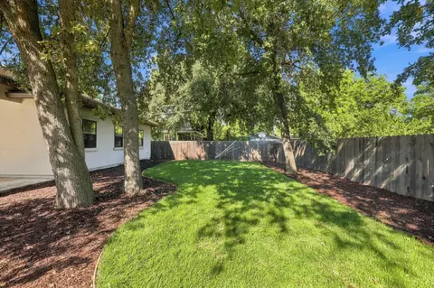 Exterior - 5027 Engle Rd, Carmichael, CA 95608 photo 9 of 11