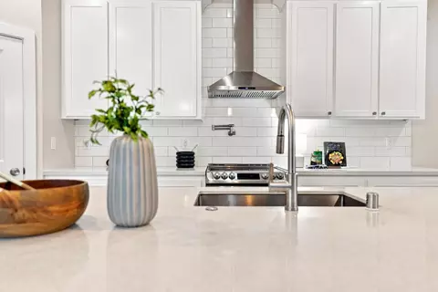 Kitchen - 5027 Engle Rd, Carmichael, CA 95608 photo 9 of 10