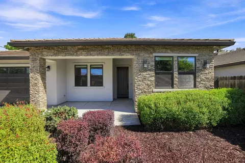 Exterior - 5027 Engle Rd, Carmichael, CA 95608 photo 3 of 11