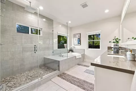 Bath - 5027 Engle Rd, Carmichael, CA 95608 photo 5 of 10