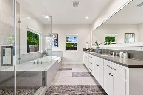 Bath - 5027 Engle Rd, Carmichael, CA 95608 photo 6 of 10