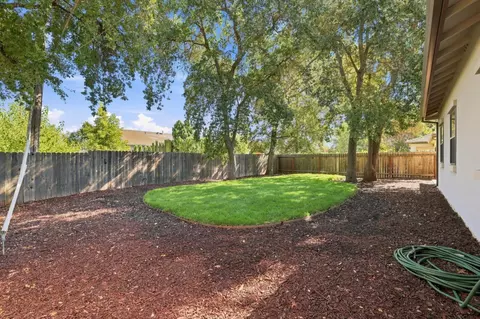 Exterior - 5027 Engle Rd, Carmichael, CA 95608 photo 11 of 11
