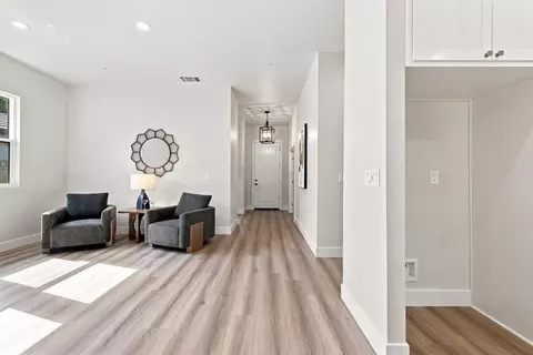 Entry Way - 5027 Engle Rd, Carmichael, CA 95608 photo 2 of 3