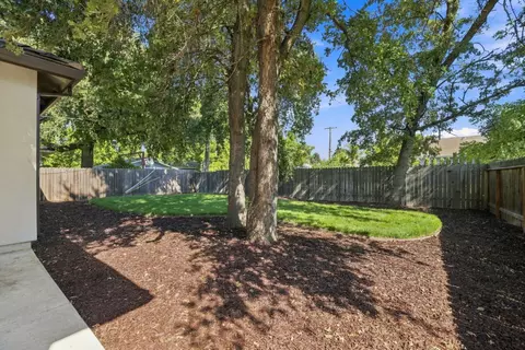 Exterior - 5027 Engle Rd, Carmichael, CA 95608 photo 7 of 11