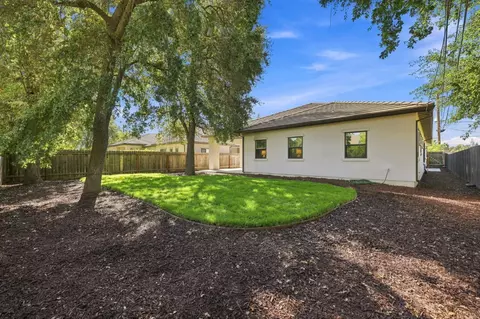 Exterior - 5027 Engle Rd, Carmichael, CA 95608 photo 10 of 11