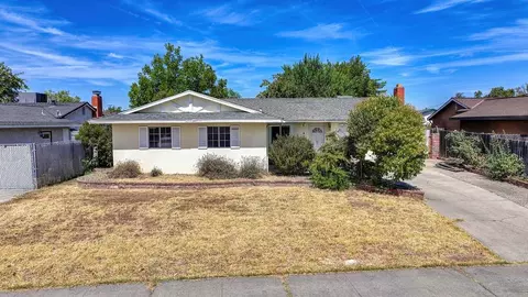 7104 Rimrock Dr, Sacramento, CA 95828