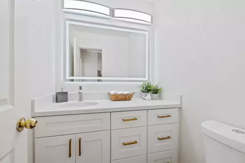Bath - 2829 Stone Ter, Modesto, CA 95355 photo 1 of 3