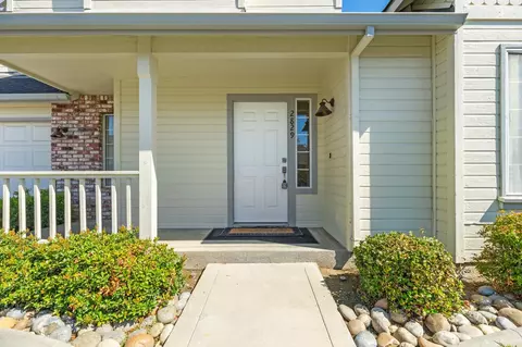 Exterior - 2829 Stone Ter, Modesto, CA 95355 photo 5 of 8