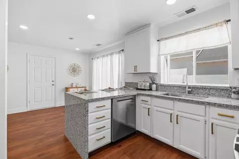 Kitchen - 2829 Stone Ter, Modesto, CA 95355 photo 2 of 3