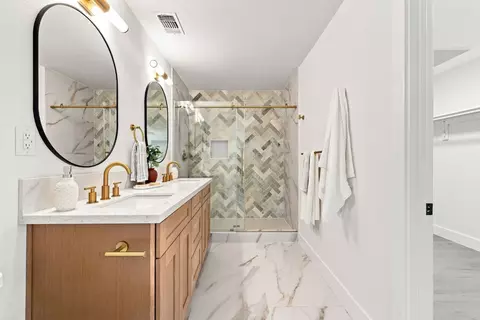 Bath - 1509 Mission Ave, Carmichael, CA 95608 photo 1 of 5