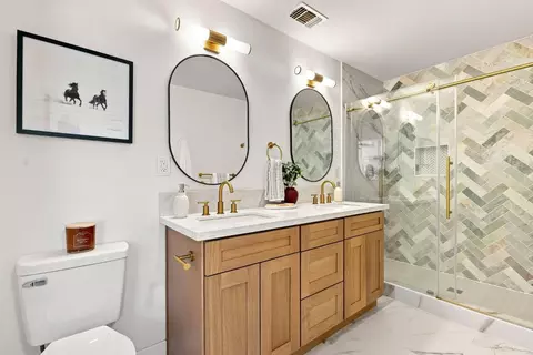 Bath - 1509 Mission Ave, Carmichael, CA 95608 photo 2 of 5