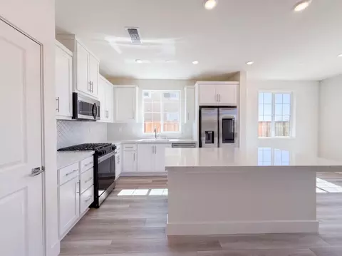 Kitchen - 5860 Placer Dr, Tracy, CA 95377 photo 1 of 3