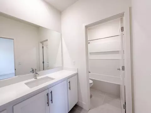 Bath - 5860 Placer Dr, Tracy, CA 95377 photo 3 of 3