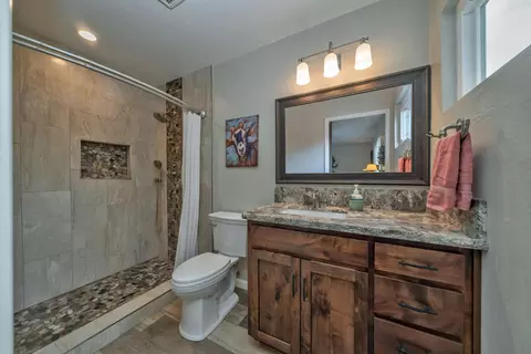 Bath - 4581 Studebaker Rd, Placerville, CA 95667 photo 1 of 3