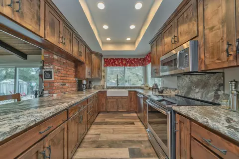 Kitchen - 4581 Studebaker Rd, Placerville, CA 95667 photo 6 of 8