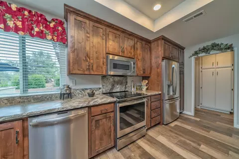Kitchen - 4581 Studebaker Rd, Placerville, CA 95667 photo 7 of 8