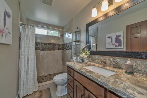 Bath - 4581 Studebaker Rd, Placerville, CA 95667 photo 2 of 3