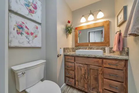 Bath - 4581 Studebaker Rd, Placerville, CA 95667 photo 3 of 3