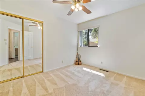 Bedroom - 163 Mill Creek Cir, Arnold, CA 95223 photo 4 of 6