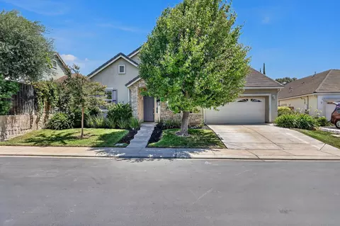 212 Coastal Ln, Waterford, CA 95386