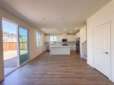 Living - 5699 Kusnick Ave, Tracy, CA 95377 photo 8 of 8