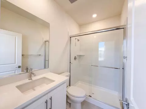 Bath - 5699 Kusnick Ave, Tracy, CA 95377 photo 1 of 10